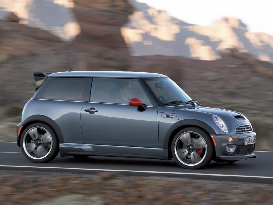  Mini Cooper S with JCW GP Kit 2006 года  (фото 18 из 22)
